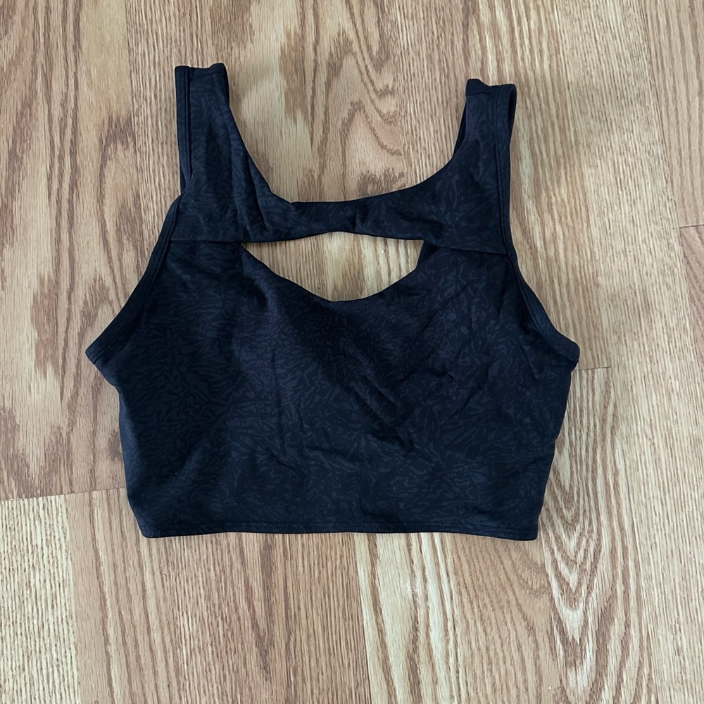 Lululemon Cut out bra. Size 6